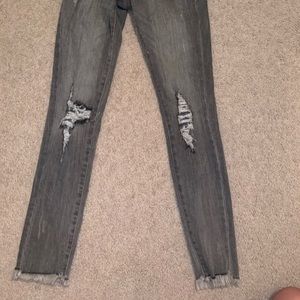 Light grey distressed skinny jeans